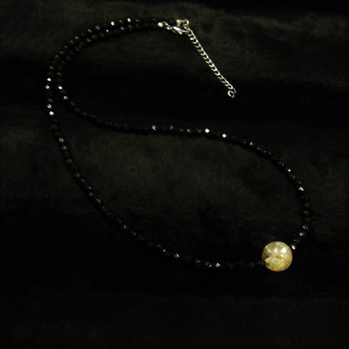 別のアングル写真3: ルチルから出るレインボーが綺麗  11ミリ  4ミリ  一点物  金針水晶  タイチンルチル  カットオニキス  ネックレス  Onr2  アジャスター5cm付  最強金運  数珠  パワーストーン  開運  1点物  ネックレス  誕生日  ギフト  / 誕プレ 魔除け 運気向上 お揃い クリスマスプレゼント お祝  高品質 / 京海堂