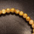 画像9: キャッツアイ効果もあり  6ミリ  現品一点物  ゴールドルチル  ブレス   11g  GKR38  最強金運  パワーストーン  金針水晶  八白土星  開運石  ルチル  1点物   贈り物   /クリスマスプレゼント お祝 高品質 / 京海堂 (9)