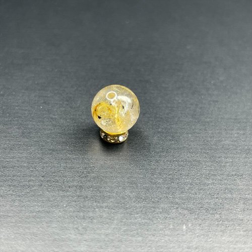 別のアングル写真1: 8ミリ  現品一点物  1粒売り  ゴールドルチル  クォーツ  金針水晶  STU15  ハンドメイド  天然石  パワーストーン  開運  最強金運  ビーズ  誕生日  贈り物   /プレゼント お祝 高品質 / 京海堂