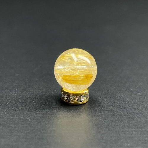 別のアングル写真2: 8ミリ  現品一点物  1粒売り  ゴールドルチル  クォーツ  ヘマタイト入り金針水晶  STU12  ハンドメイド  天然石  パワーストーン  開運  最強金運  ビーズ  誕生日  贈り物   /プレゼント お祝 高品質 / 京海堂