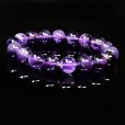 画像8: 真実の愛を守り抜く石  アメジスト  ブレス   10ミリ  2月  誕生石  天然石  高貴な輝き  商売繁盛  パワーストーン  開運  金運  成功運  誕生日  ギフト  贈り物    AM2  / 誕プレ 魔除け 運気向上 お揃い クリスマスプレゼント お祝  高品質 / 京海堂 (8)