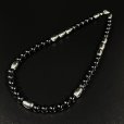 画像1: 漆黒デザインがカッコいい  ヘマタイト  ブラックオニキス  パワーストーン  磁気  ネックレス  プロスポーツ選手も愛用する  アクセサリー  jn21  / 誕プレ 魔除け 運気向上 お揃い クリスマスプレゼント お祝  高品質 / 京海堂 (1)