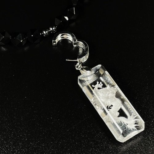 別のアングル写真3: ワイルドに決まるパワーストーン  浮彫皇帝龍本水晶プレート  20面カットオニキス  磁気ヘマタイト  ネックレス  こだわり  URn14  ギフト  / 誕プレ 魔除け 運気向上 お揃い クリスマスプレゼント お祝  高品質 / 京海堂