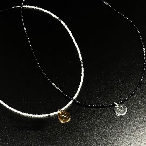 別のアングル写真2: トップのイニシャルを選べます  鉱石  テラヘルツ  カットオニキス  パワーストーン  ネックレス  TBni1  プロスポーツ選手愛用  金属アレルギー対応  ギフト  / 誕プレ 魔除け 運気向上 お揃い クリスマスプレゼント お祝  高品質 / 京海堂