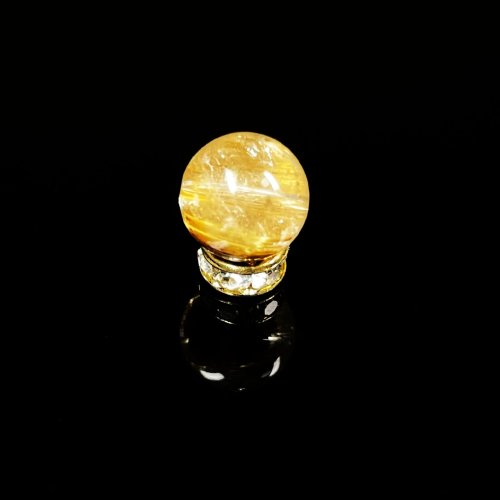 別のアングル写真3: 商品動画あり  一点物  8ミリ  粒売り  ゴールド  キャッツアイルチル  CagtS8  金針水晶  猫目石  貫通穴あり  誕生日  リメイク  贈り物    ギフト  / 誕プレ 魔除け 運気向上 お揃い プレゼント お祝  高品質 / 京海堂