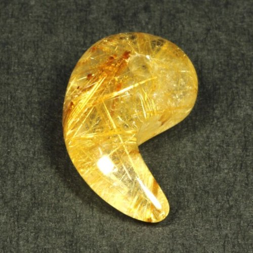 別のアングル写真1: 金運を引き寄せる  一点物  ゴールドタイチンルチル  勾玉  Mr130  金針水晶  お守り効果  力が宿る  天然石  パワーストーン  贈り物   /プレゼント お祝 高品質 / 京海堂