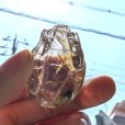 画像8: 金のオーラがすごい  ゴールド  タイチンルチル  クォーツ  龍亀  ロングイ  Lng4  37g  金色の座布団＆台座付  順利財源廣進をもたらす縁起物 / 誕プレ 魔除け 運気向上 お揃い プレゼント お祝  高品質 / 京海堂