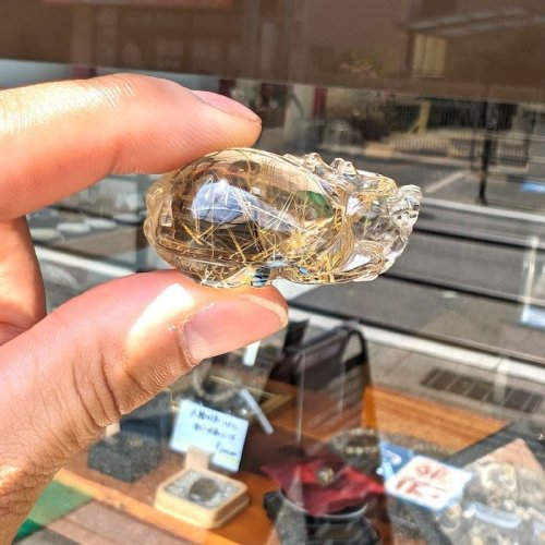 別のアングル写真1: 金のオーラがすごい  ゴールド  タイチンルチル  クォーツ  龍亀  ロングイ  Lng4  37g  金色の座布団＆台座付  順利財源廣進をもたらす縁起物 / 誕プレ 魔除け 運気向上 お揃い プレゼント お祝  高品質 / 京海堂