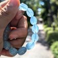 画像4: 水色が美しい天使の石  一点物  アクアマリン  タンブルカット  ブレス   12ミリ×10ミリ  AQ5  3月の誕生石  パワーストーン  誕生日  ギフト  贈り物    / プレゼント お祝 高品質 / 京海堂