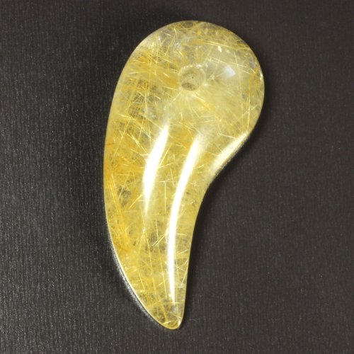別のアングル写真2: 特大サイズがカッコいい  一点物  ゴールドルチルクォーツ  勾玉  KMr2  水晶のお守り効果  力が宿る  パワーストーン  贈り物   /クリスマスプレゼント お祝 高品質 / 京海堂