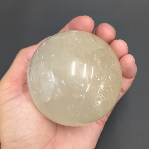 別のアングル写真3: カルサイト  スフィア  77ミリ  654g  Cal1  前向きな行動へと導く  オブジェ  お守り効果  贈答品  ギフト  / 誕プレ 魔除け 運気向上 お揃い プレゼント お祝  高品質 / 京海堂