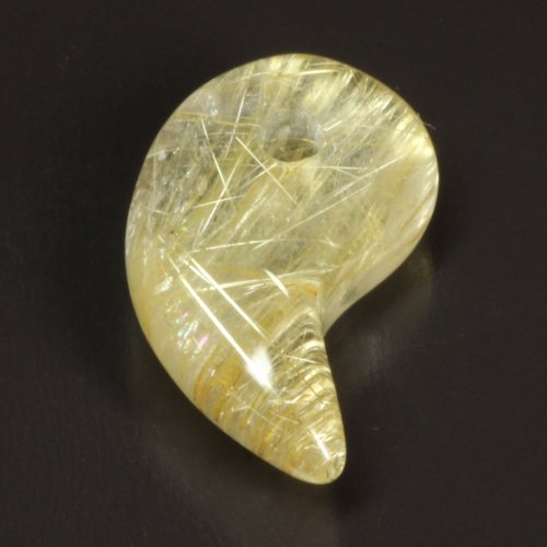 別のアングル写真1: 鋭い金針の集合体  一点物  ゴールドルチルクォーツ  勾玉  KMr44  金針水晶  お守り効果  力が宿る  パワーストーン  引越祝  ギフト  / プレゼント お祝 高品質 / 京海堂