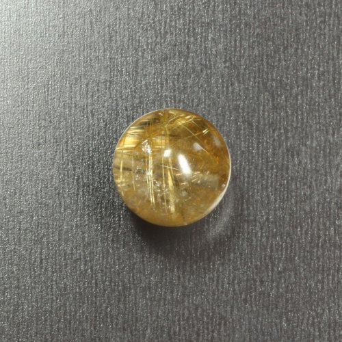 別のアングル写真2: 金色にきらりと光る  10ミリ  一点物  1粒売り  ゴールド  タイチンルチル  KTT33  貫通穴あり  水晶のお守り効果  贈答品  ギフト  / プレゼント お祝 高品質 / 京海堂