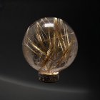 別のアングル写真3: 透明感もあり一点物 ゴールドタイチンルチル スフィア 約21mm 13ｇ RSF13 【動画有り】縁起が良い赤座布団付 水晶のお守り効果 不思議な力  誕生日 贈り物 プレゼントにも ギフト 京海堂