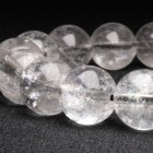 別のアングル写真2: 数珠から虹が光るプラチナルチル【神秘的な世界観が魅力】 12mm 一点物 開運セット付【GHB17・43g】ルチルクォーツブレスレット 自己成長や人脈形成、精神的な安定 邪気払い プレゼント 贈り物 水晶 浄化発送 ギフト 京海堂