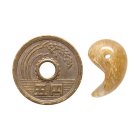 別のアングル写真2: 【無数の金針＆太針が魅力ゴールドルチルが光る】 一点物 勾玉 【KMr71 】水晶のお守り効果 力が宿る パワーストーン 願い叶える 送別会 就職祝い ギフト 京海堂