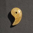 画像7: 【金針の繊細な輝きとひとすじのタイチンルチルの輝き  】勾玉  ゴールドルチル  クォーツ  一点物  【  KMr49】お守り効果  力が宿る  願い叶える  パワーストーン  ギフト  / プレゼント お祝 高品質 / 京海堂