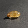 画像8: 【透明な中に輝く金針  先端に輝くタイチンルチル】人気  勾玉  ゴールド  ルチル  クォーツ  一点物【  KMr50】お守り効果  力が宿る  パワーストーン  願い叶える  プレゼント  守護石  / プレゼント お祝 高品質 / 京海堂