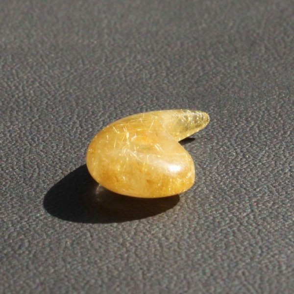 画像11: 【  鋭さがかっこいい  邪を払い幸運を掴む濃密金針  】一点物  ゴールド  ルチルクォーツ  勾玉  【  KMr48  】お守り効果  パワーストーン  贈り物  / 誕プレ 魔除け 運気向上 お揃い クリスマスプレゼント お祝  高品質 / 京海堂