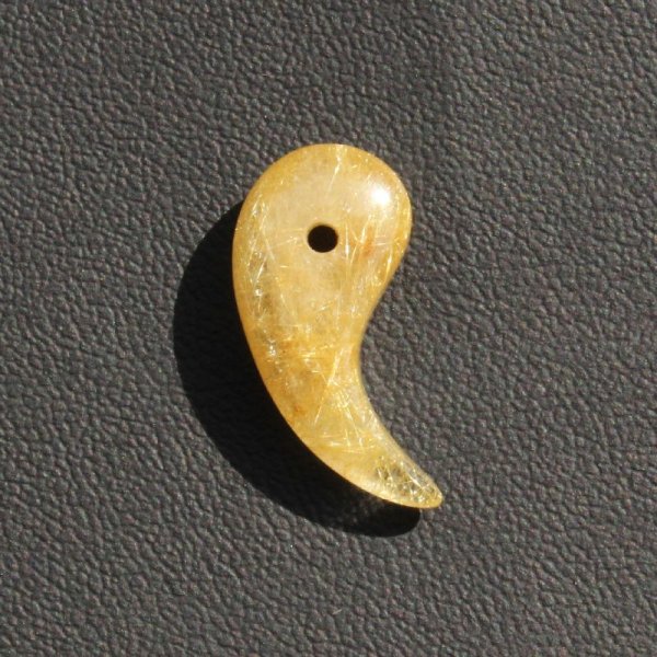 画像3: 【  鋭さがかっこいい  邪を払い幸運を掴む濃密金針  】一点物  ゴールド  ルチルクォーツ  勾玉  【  KMr48  】お守り効果  パワーストーン  贈り物  / 誕プレ 魔除け 運気向上 お揃い クリスマスプレゼント お祝  高品質 / 京海堂