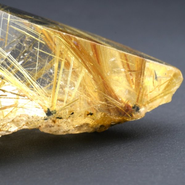 画像10: 【不動の人気！放射状に広がる金針の美結晶】一点物  ゴールド  太陽放射ルチル  原石  15g  GHG1  巾着1枚＆座布団付＆開運セット / エネルギーを感じる天然石  金運の石  成功を引き寄せる石  仕事運向上  お守り  贈り物  クリスマスプレゼント お祝 高品質 / 京海堂