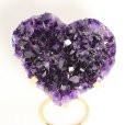 画像5: アメジスト原石 多くの芸能人が玄関に置く 愛の守護石 ハート型 一点物　絆を深め、愛を育む力一点物　2月誕生石「誠実」「心の平和」「高貴」「真実の愛」675g　GHG5　専用台座付　贈り物にも最適サイズ　ギフト　京海堂