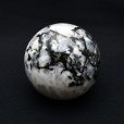 画像1: 【幻想的なブルーのシラーが癒しの魔法☆】ブルームーンストーン スフィア　約56mm 257g GHBMS1 感情の安定 癒し 直感力 魔除け ご褒美 誕生日 プレゼント 贈り物 ギフト 京海堂 (1)