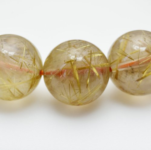 別のアングル写真1: 【太金針の存在感とインクルージョンが個性を惹き立てる逸品☆】一点物 12〜13mm 【 GHB34・44g】金運上昇、仕事運向上、邪気払い、集中力向上、精神力強化 クリスマスプレゼント 贈り物 水晶 浄化発送 ギフト 京海堂