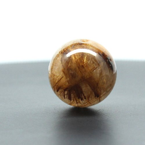 別のアングル写真2: 大珠15mm 無数の金針が存在感ある一点物 ゴールドルチルクォーツ 【GHTU29 6g】1粒売り ハンドメイド 交換用ゴム付＆巾着1枚 【金運・ビジネス運・人間関係・目標達成】 金針水晶 お守り効果 ご褒美 お揃い ギフト 京海堂