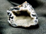 画像: 願望を実現させるアゲートジオード石！！繊細な結晶の集合体