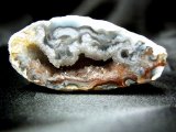画像: 願望を実現させるアゲートジオード石！！繊細な結晶の集合体