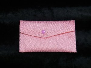画像: 天然石ブレスレット・ネックレスを収納する御念珠袋　高級感溢れるピンク柄