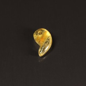 画像: 【ルチルの集合体が美しい】一点物 ゴールドルチル 勾玉 Ｍｒ５９ 金針水晶 力が宿る お守り効果 天然石 パワーストーン 父の日 プレゼントにおすすめ