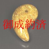 画像: ぎっしり内包の金針がたまらない  一点物 ゴールドルチル 勾玉 Ｍｒ１４２ 水晶のお守り効果 力が宿る 天然石 パワーストーン 贈り物 プレゼントにも ギフト 京海堂