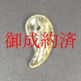 画像: 鋭い太針の存在感  一点物 ゴールド タイチンルチルクォーツ 勾玉 ＫＭｒ１６ 水晶のお守り効果 力が宿る パワーストーン 願い叶える 送別会 就職祝い 新生活 ギフト 京海堂