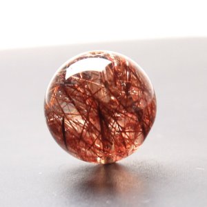 画像: きめ細やかな美しさ シラー入りレッドルチルクォーツ 約12ミリ【GHTU21 3g】 一点物 1粒売り ハンドメイド 交換用ゴム付＆巾着1枚 【活力・家庭運・自信・勇気・成功運・目標達成】 金針水晶 お守り効果 ご褒美 お揃い ギフト 京海堂