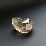 画像: 【虹入り金針原石☆】一点物 ゴールドルチル原石　15g　GHG7　巾着1枚＆座布団付 　金運アップ　成功を引き寄せる石　ビジネス運向上　人間関係　お守り　パワーストーン　贈り物　ギフト　京海堂