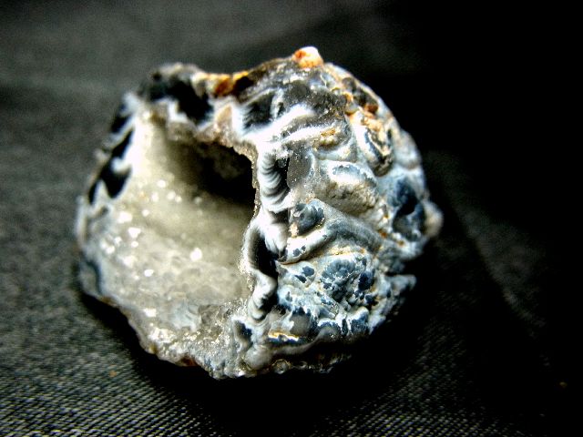 画像2: 願望を実現させるアゲートジオード石！！繊細な結晶の集合体