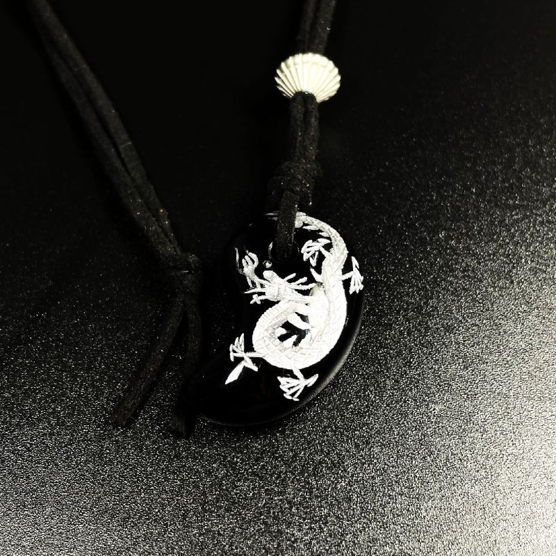 画像: 【目標達成をサポートする力を与える】皇帝龍 銀彫オニキス 勾玉 スエードコード ネックレス ｍｙ２ 父の日 プレゼント